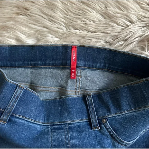 SPANX Wear Everywhere Pull On Flare Pant - Picture 4 of 5